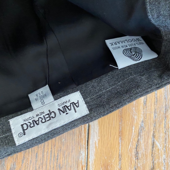 ALAIN GERARD 100% wool skirt/lined/vented - Picture 6 of 6